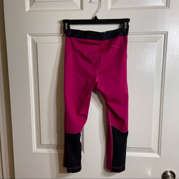 Womans Nike PRO dry fit breathable cropped sports leggings compression Size S - Picture 2 of 2